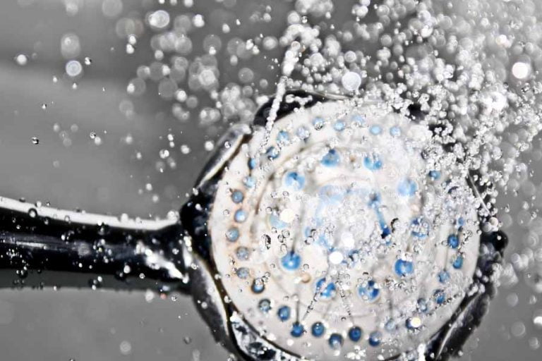 Douchekop ontkalken Alles over het ontkalken van een douchekop WTR Ontharders